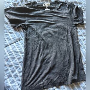 Eterne Fitted short sleeve crewneck T-shirt NWT